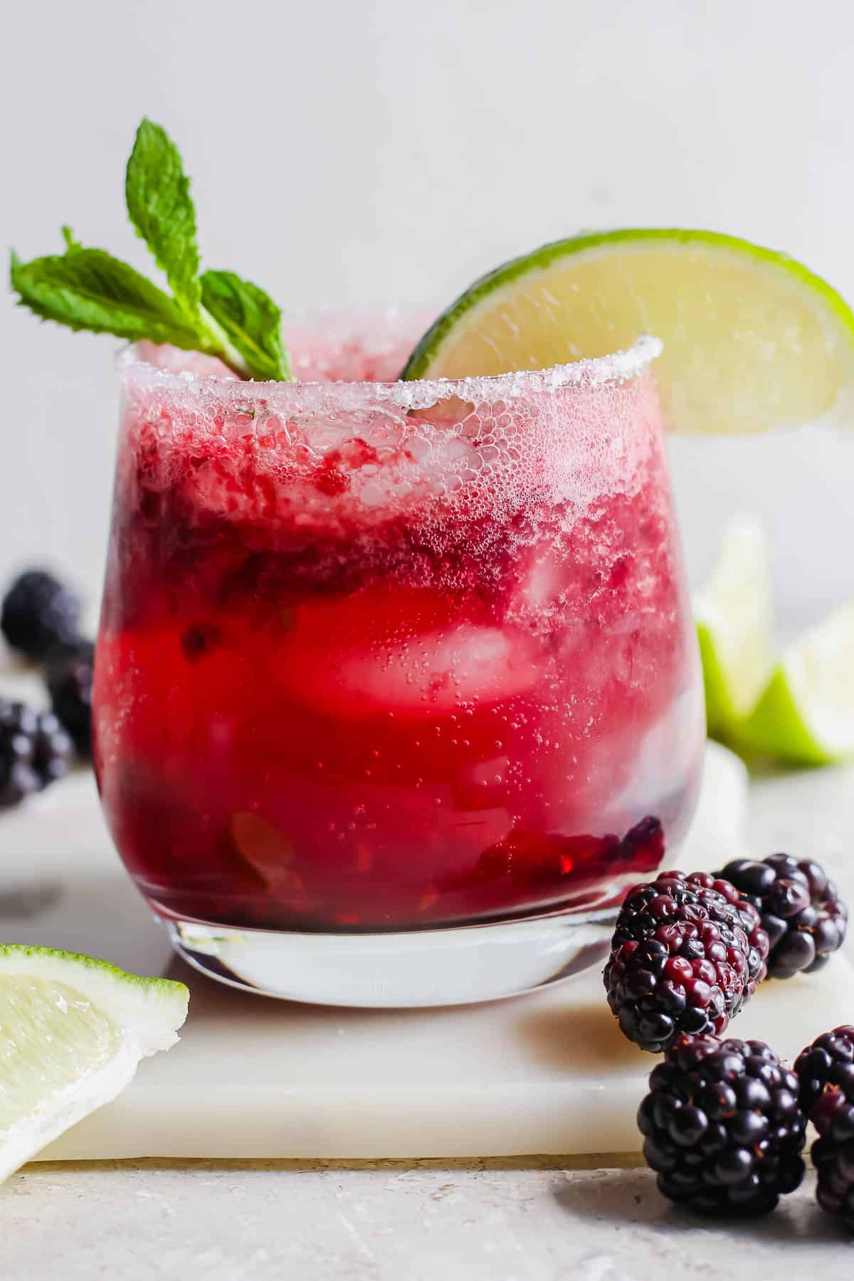 The best recipe for a blackberry mojito.