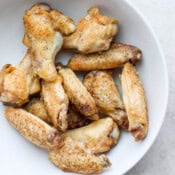The best recipe for easy baked chicken wings.