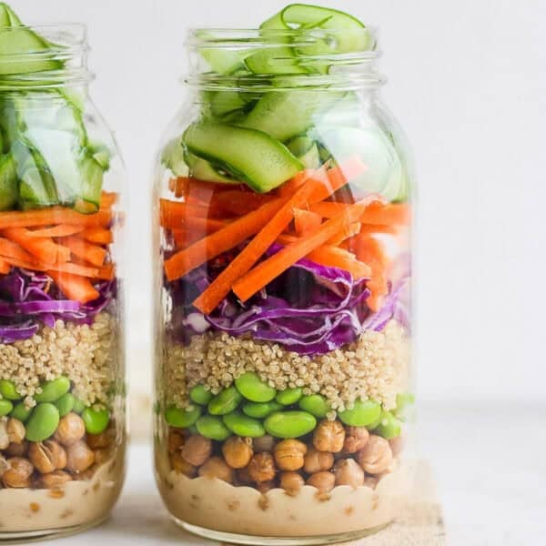 The best recipe for a quinoa chickpea salad!