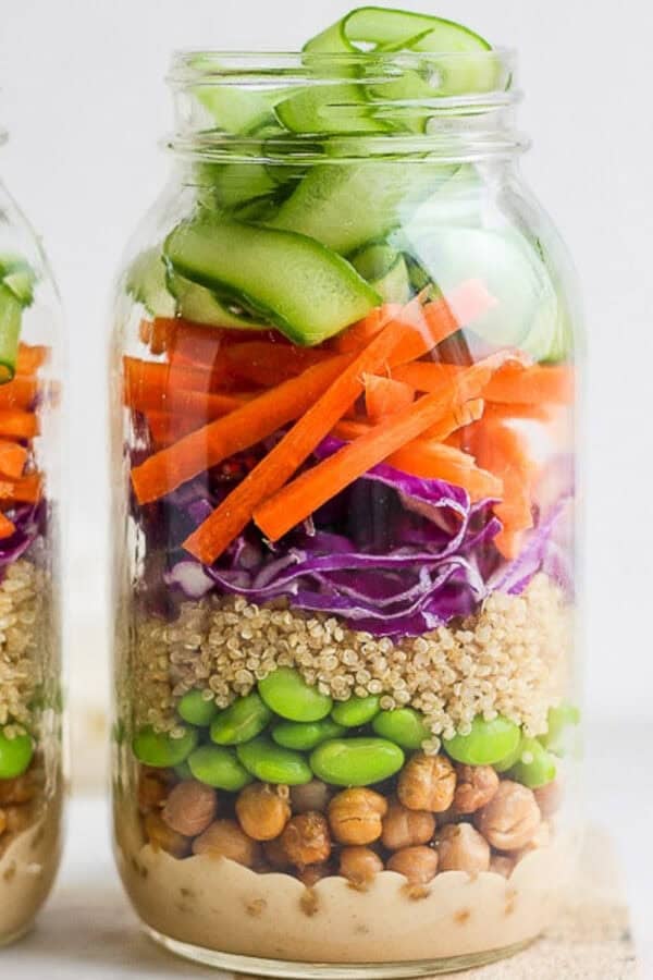 The best recipe for a quinoa chickpea salad!