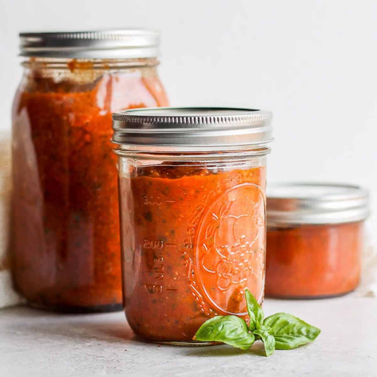 An easy tutorial on how to can spaghetti sauce.